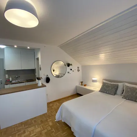 דירה Tara With Balcony בלד